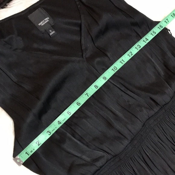 Simply Vera Vera Wang V-Neck Smocked Dress Small - Picture 4 of 14